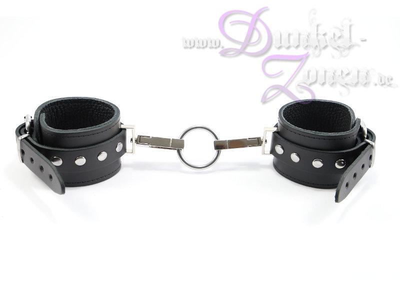 HANDFESSELN *KARABINER SPEZIAL* - schwarze Leder Hand-Fesseln mit neuem Karabinerhaken