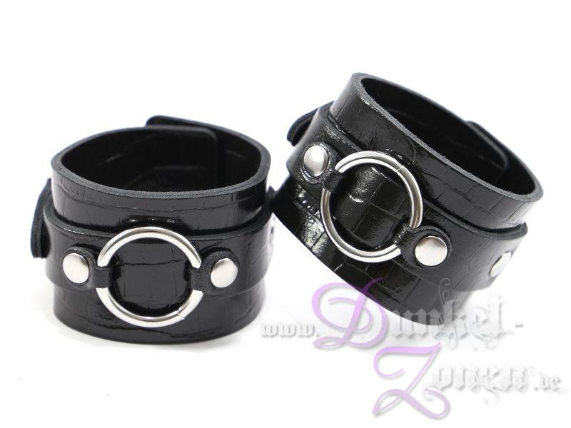 HANDFESSELN 6CM KROKO *O-RING* - Leder Hand-Fesseln Armbänder - schwarz rot matt Lack
