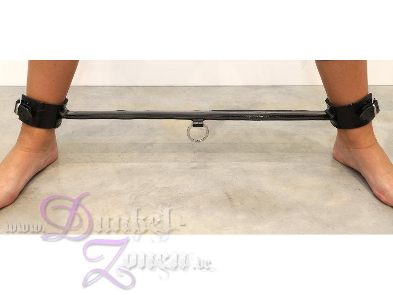 SPREIZSTANGE 50cm Kroko-Leder mit Metallkern inkl. Leder-Fesseln - schwarz rot glänzend matt