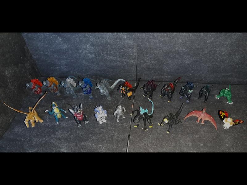 GODZILLA - MEGA MINI-FIGUREN SAMMLUNG - Kaiju Riesenmonster 20 St&uuml;ck Monster Set