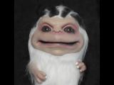CRITTERS QUEEN K&Ouml;NIGIN - KLEINE MONSTER Grusel Horror Dame Figur Puppe - No Gremlins Ghoulies