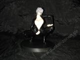 LACK-LADY DOMINA FIGUR - sexy PVC Herrin Lehrerin Statue schwarz - XXL Brust